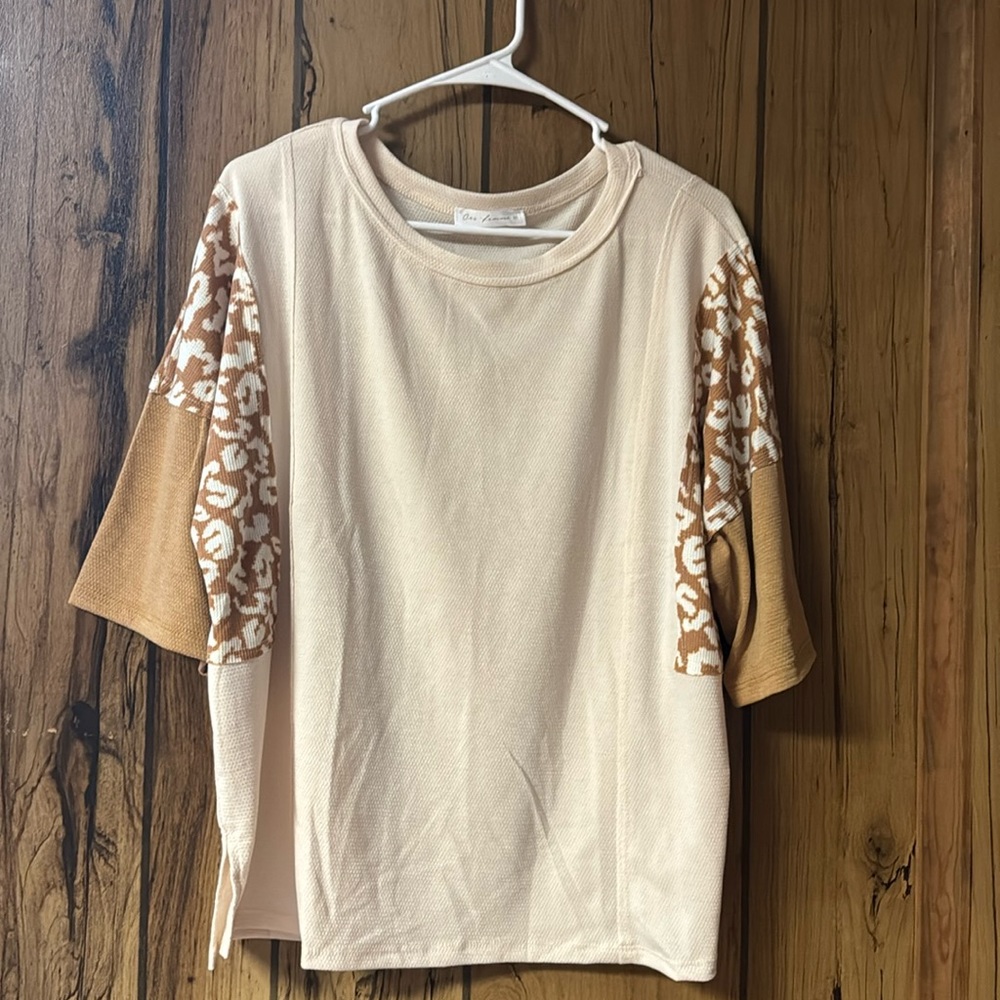 New boutique top animal print